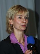 Claudia Strobel